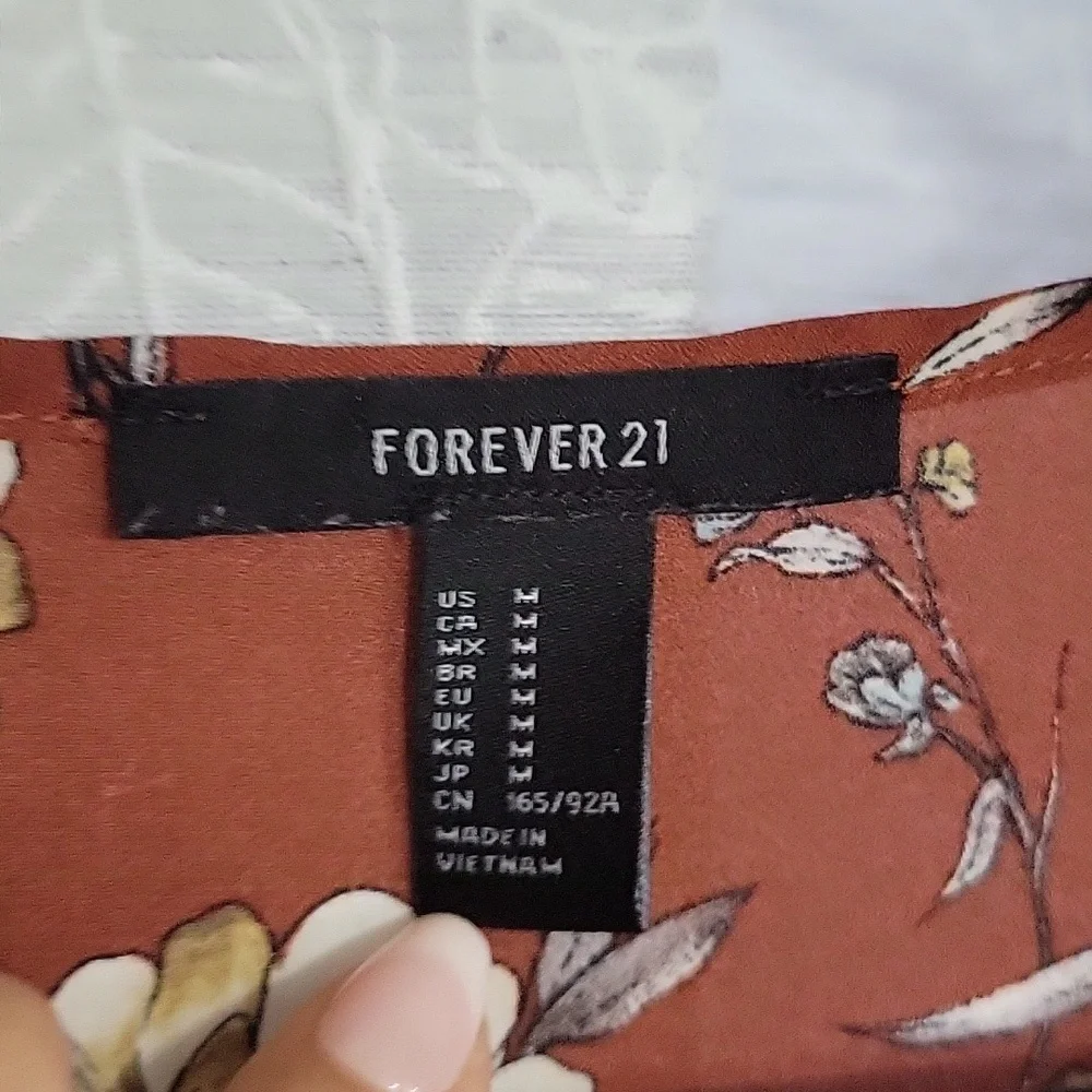 Forever21 blouse - Picture 2 of 3